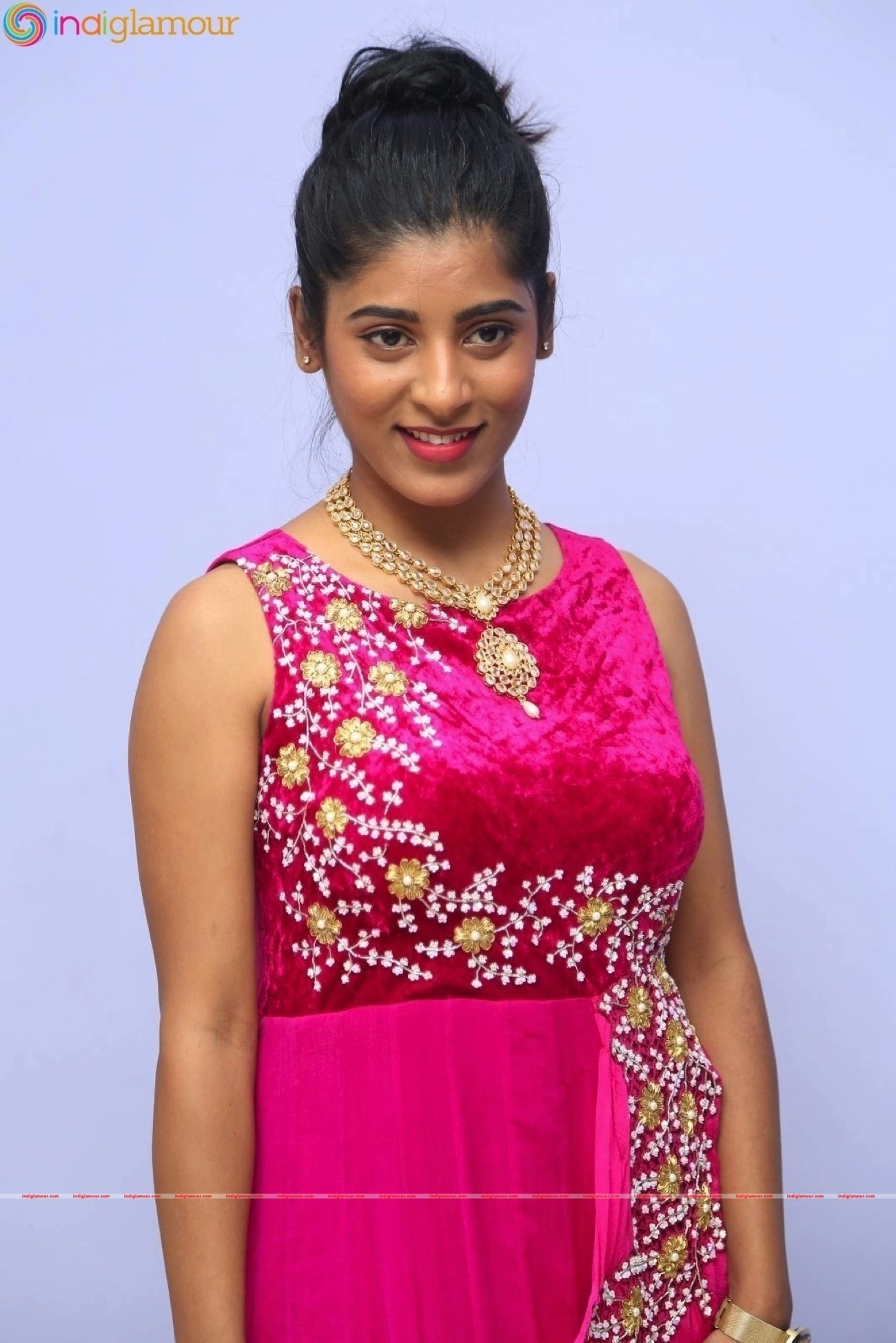 Gayathri Actress hd photo