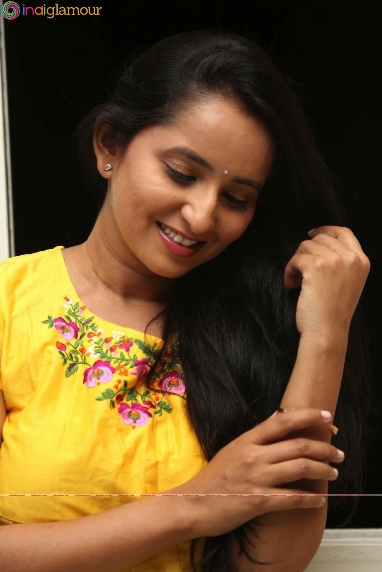 Ishika Singh Actress hd photo