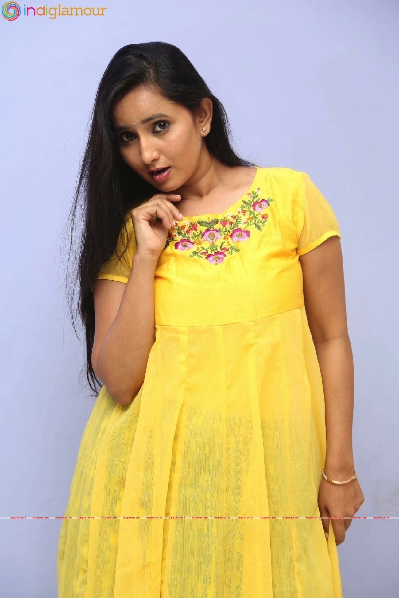 Ishika Singh Actress hd photo