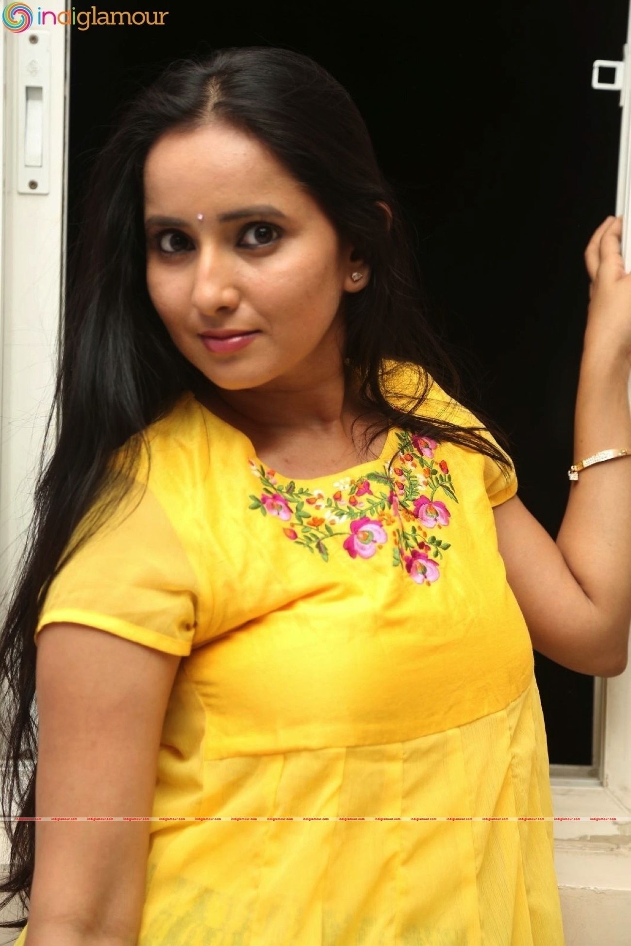 Ishika Singh Actress hd photo