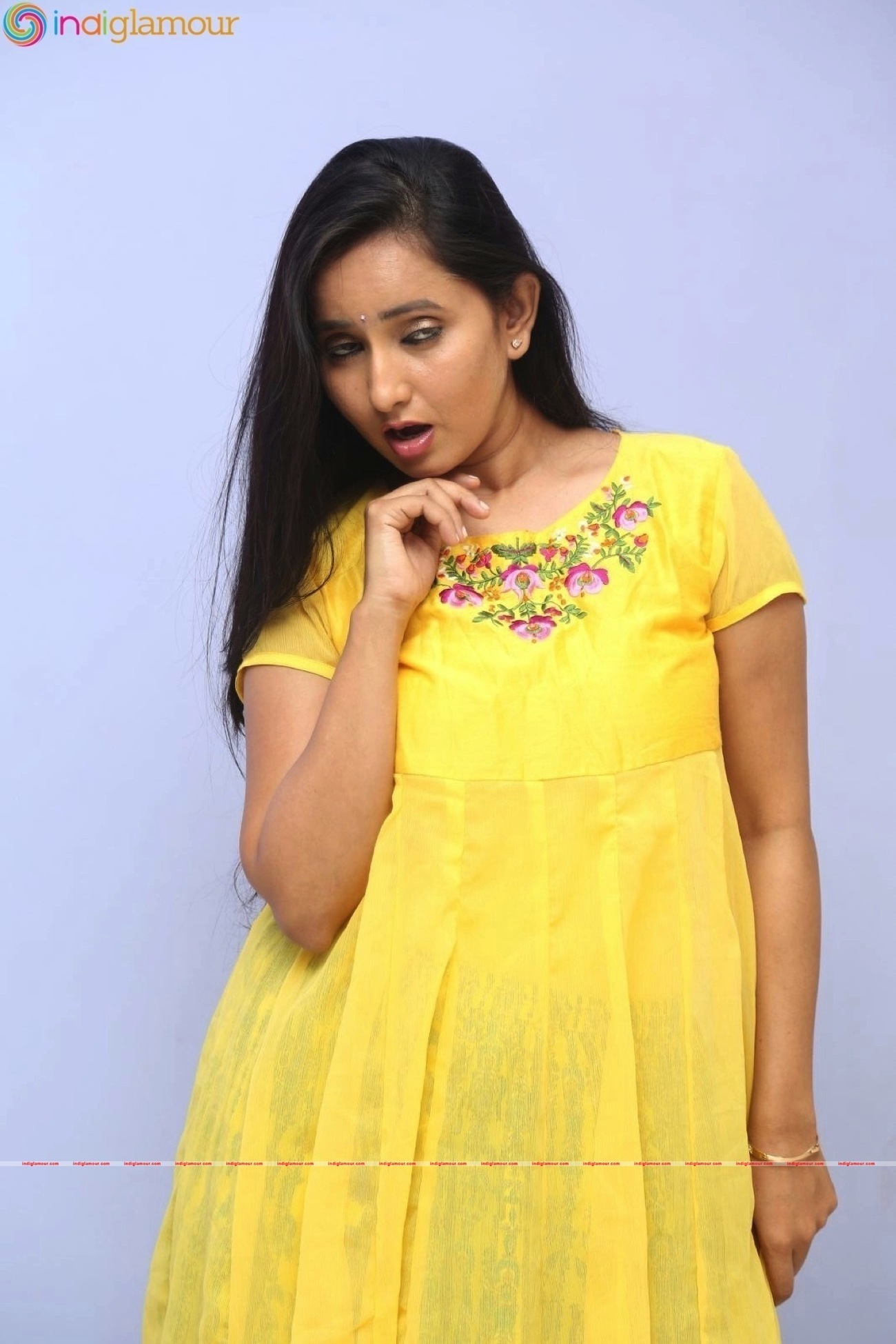 Ishika Singh Actress hd photo