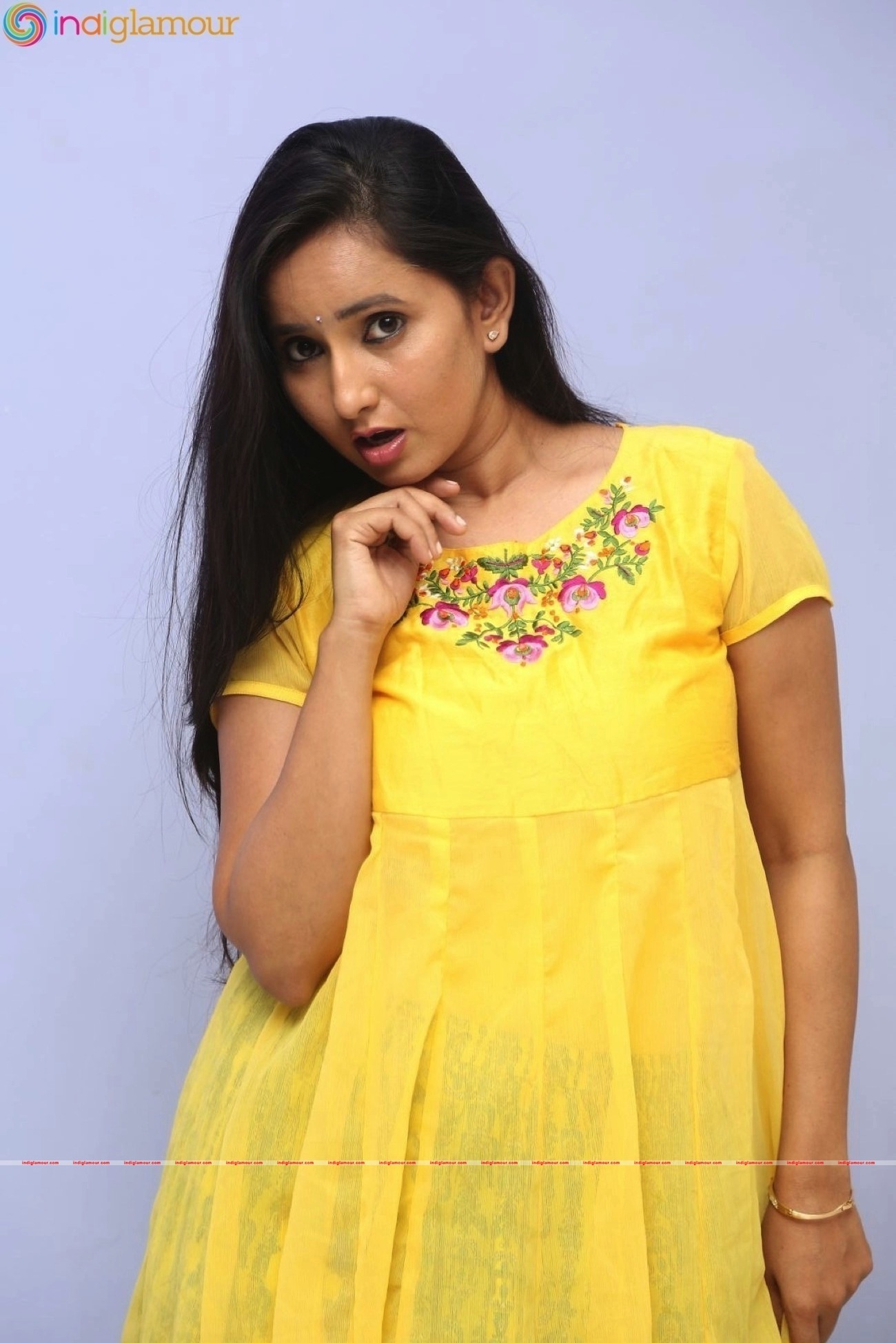 Ishika Singh Actress hd photo