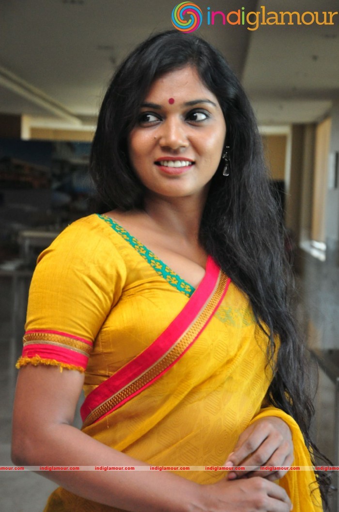 Usha Jadhav Actress hd photo