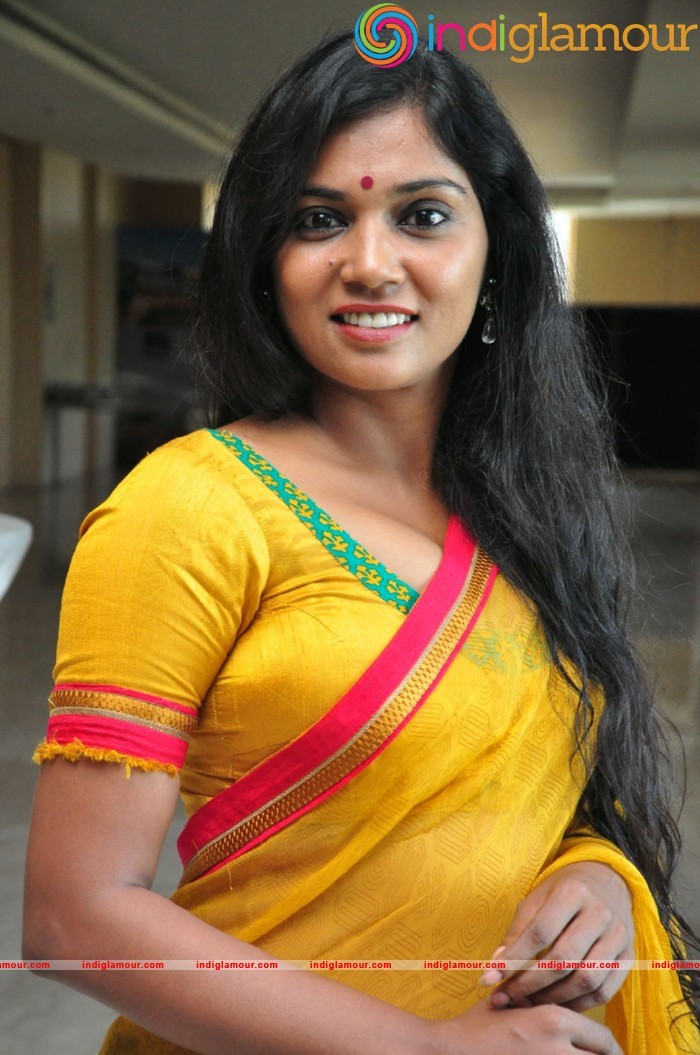 Usha Jadhav Actress hd photo