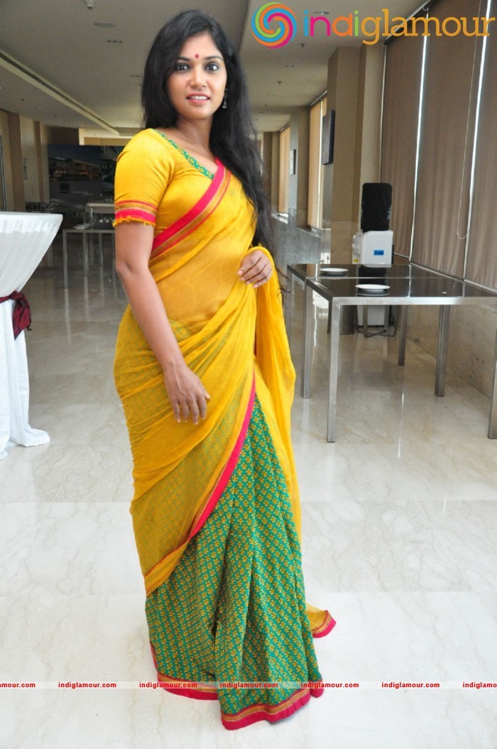 Usha Jadhav Actress hd photo