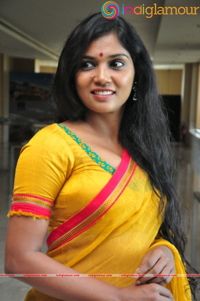 Usha Jadhav Actress hd photo