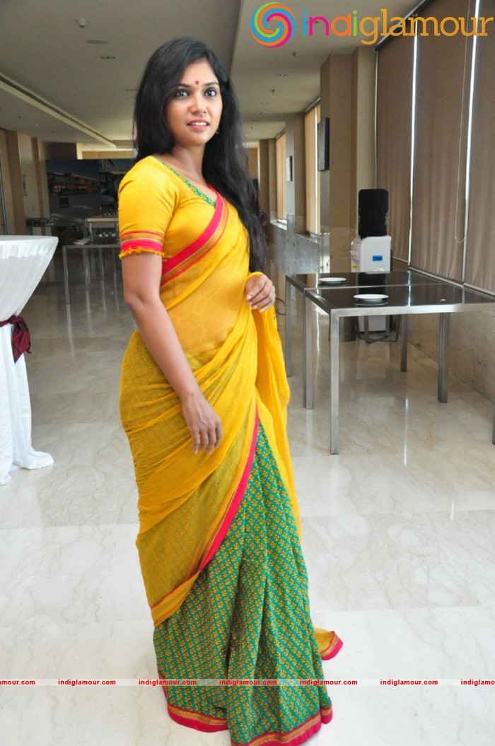 Usha Jadhav Actress hd photo