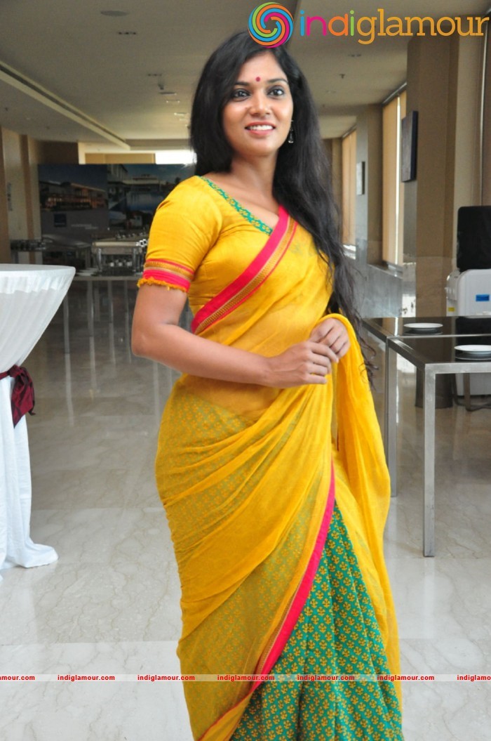 Usha Jadhav Actress hd photo