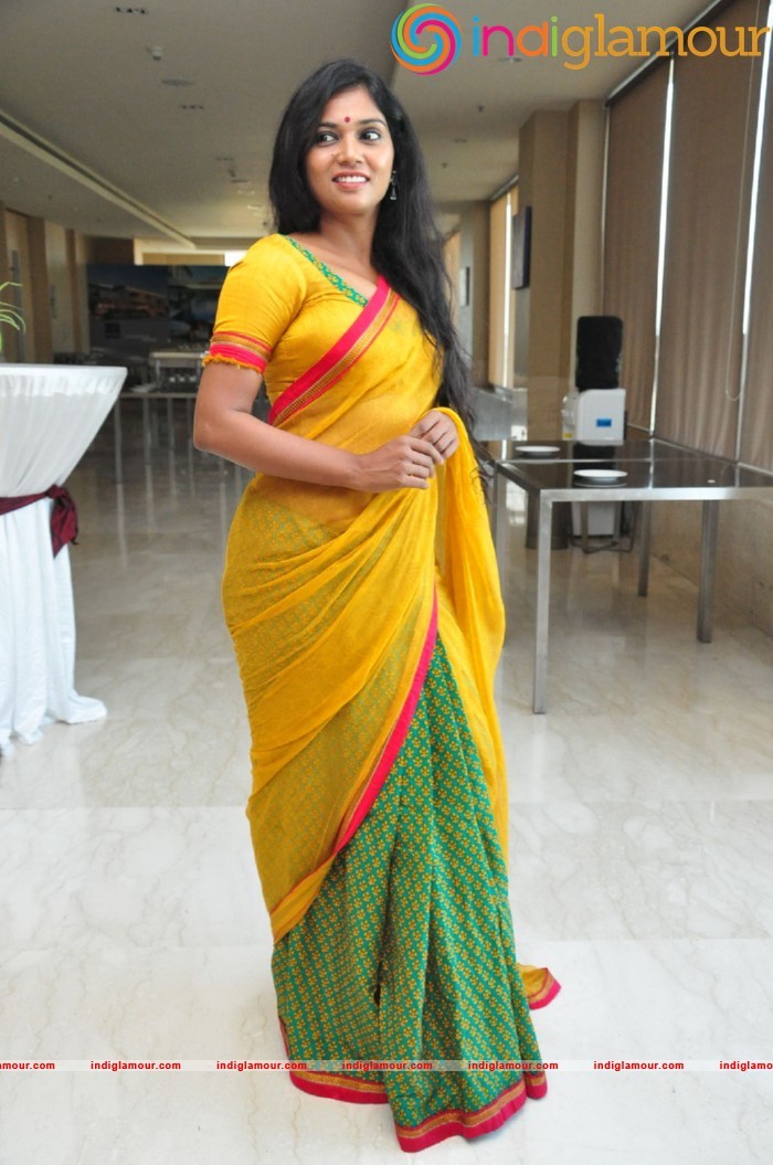 Usha Jadhav Actress hd photo