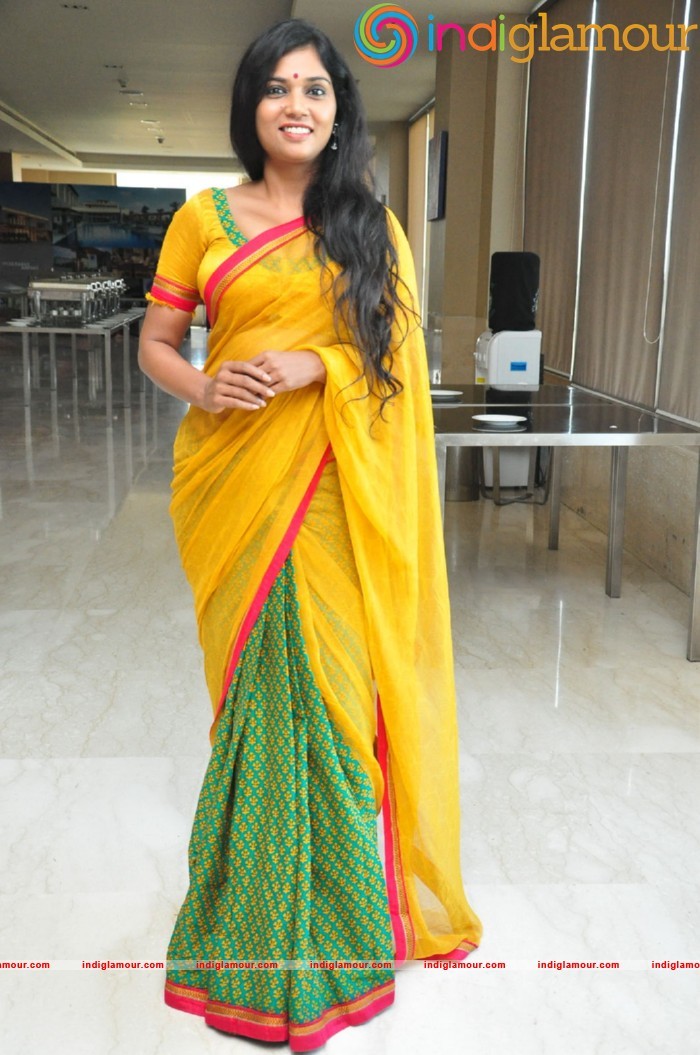 Usha Jadhav Actress hd photo