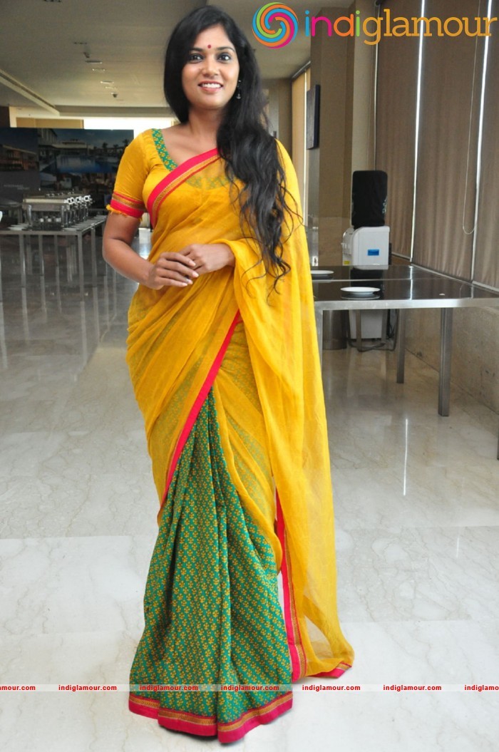 Usha Jadhav Actress hd photo