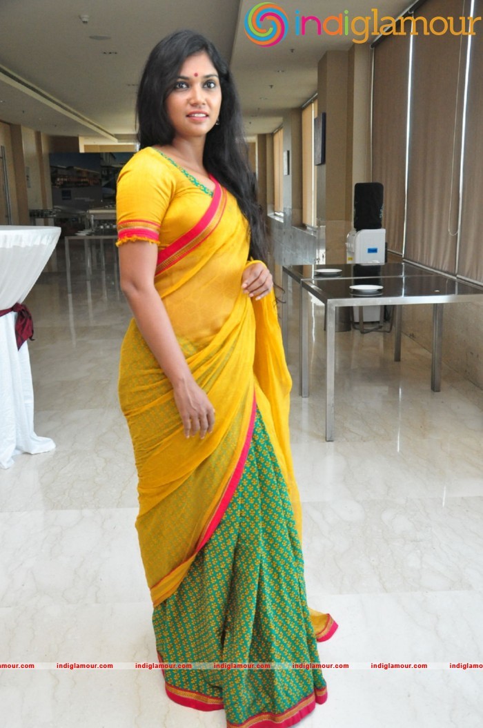 Usha Jadhav Actress hd photo