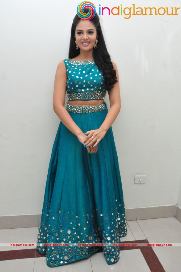 Sree Mukhi Actress hd photo