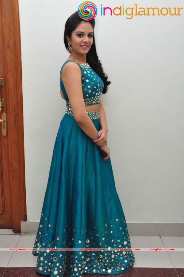 Sree Mukhi Actress hd photo