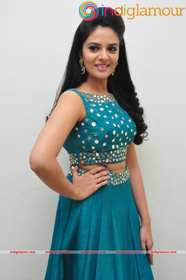 Sree Mukhi Actress hd photo