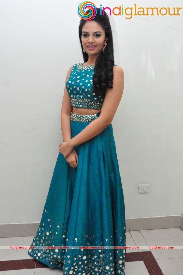 Sree Mukhi Actress hd photo
