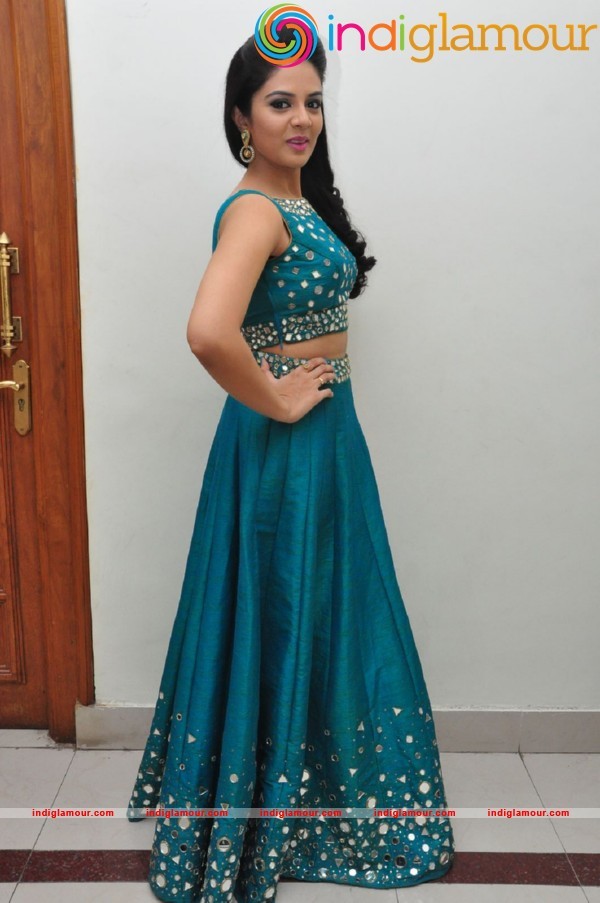 Sree Mukhi Actress hd photo