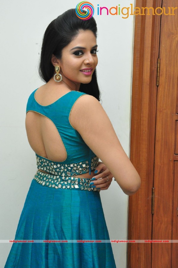 Sree Mukhi Actress hd photo