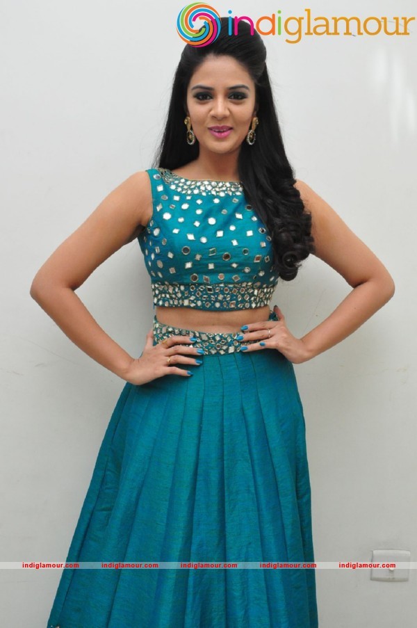 Sree Mukhi Actress hd photo
