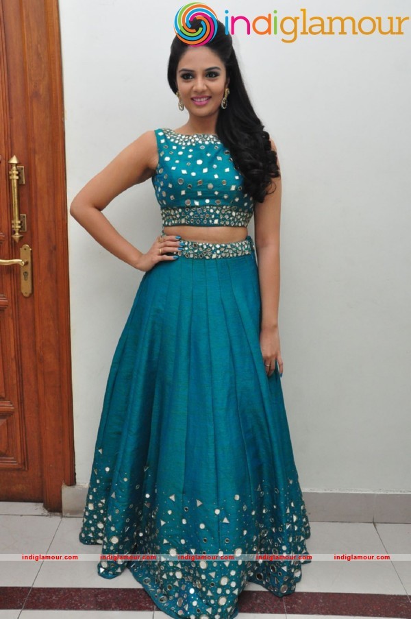 Sree Mukhi Actress hd photo