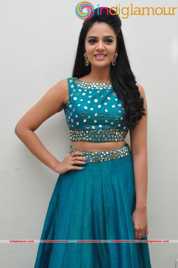 Sree Mukhi Actress hd photo