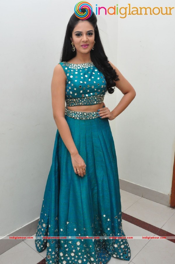 Sree Mukhi Actress hd photo
