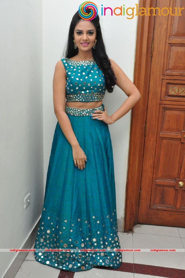Sree Mukhi Actress hd photo