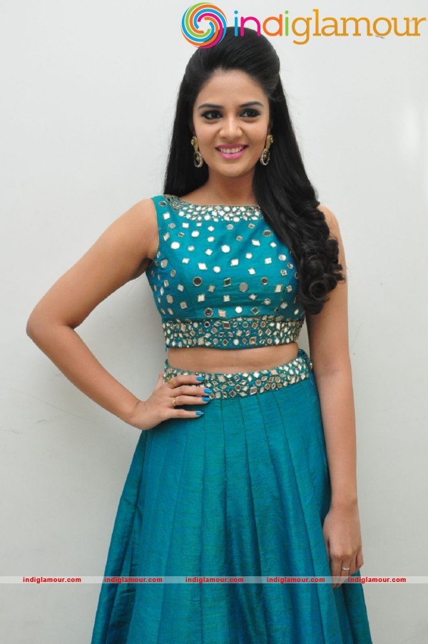 Sree Mukhi Actress hd photo
