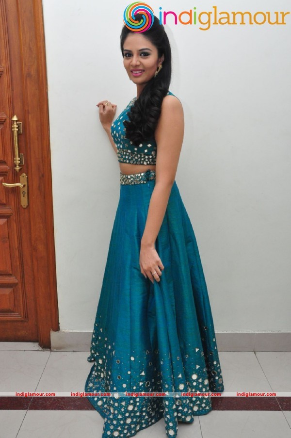 Sree Mukhi Actress hd photo
