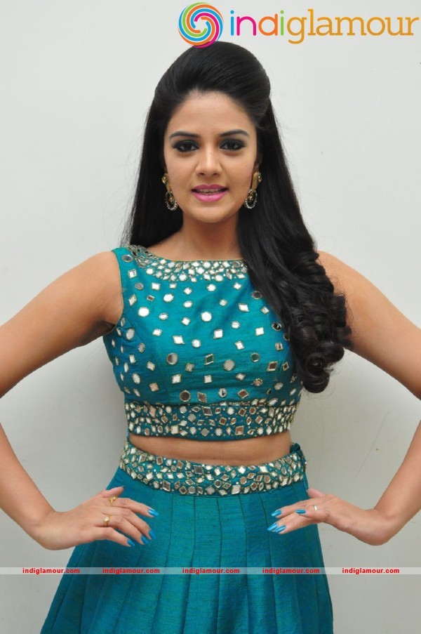 Sree Mukhi Actress hd photo