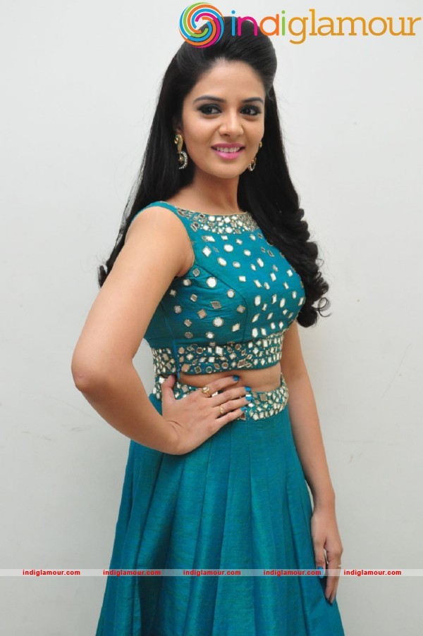 Sree Mukhi Actress hd photo
