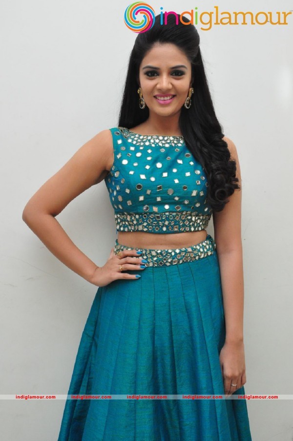 Sree Mukhi Actress hd photo