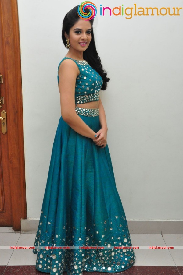 Sree Mukhi Actress hd photo