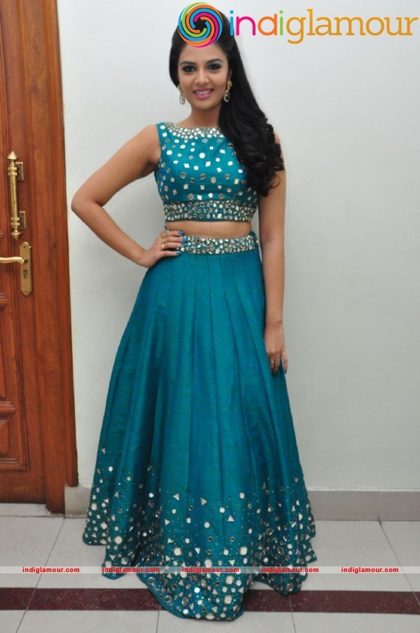 Sree Mukhi Actress hd photo