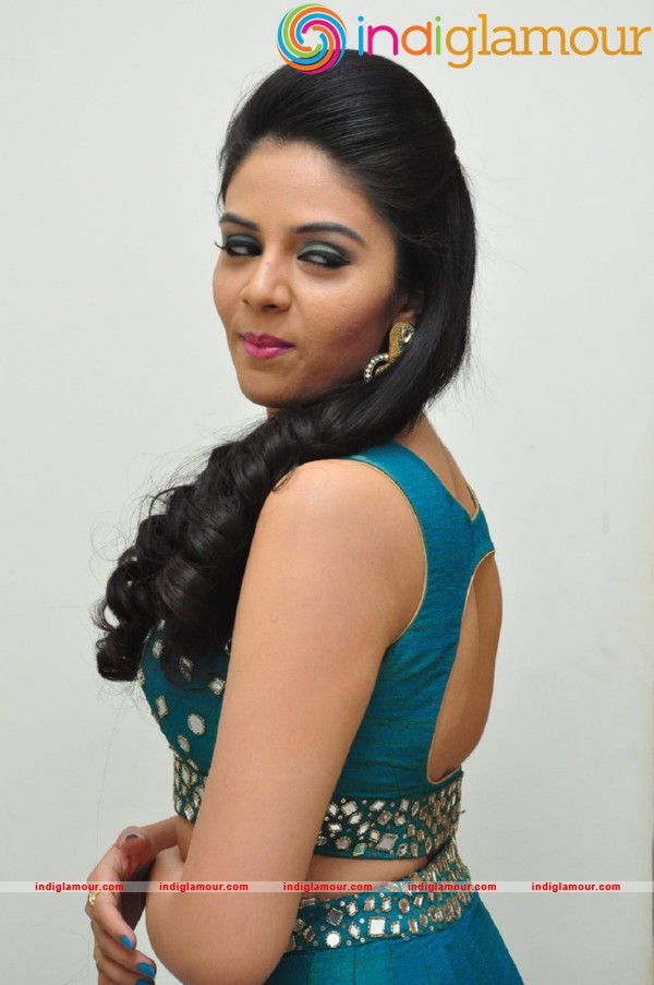 Sree Mukhi Actress hd photo