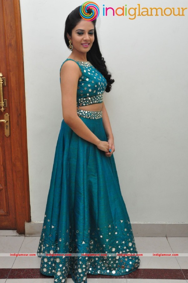 Sree Mukhi Actress hd photo