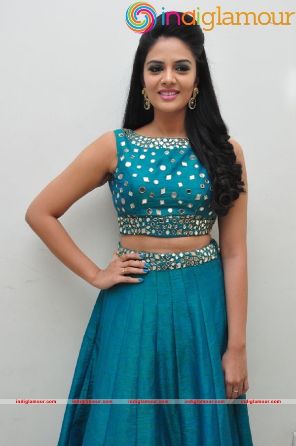 Sree Mukhi Actress hd photo