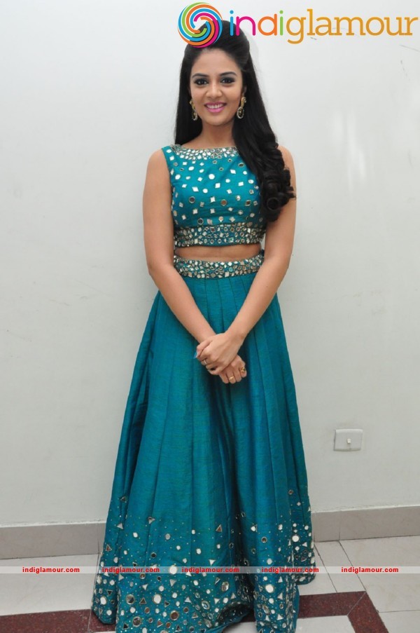 Sree Mukhi Actress hd photo