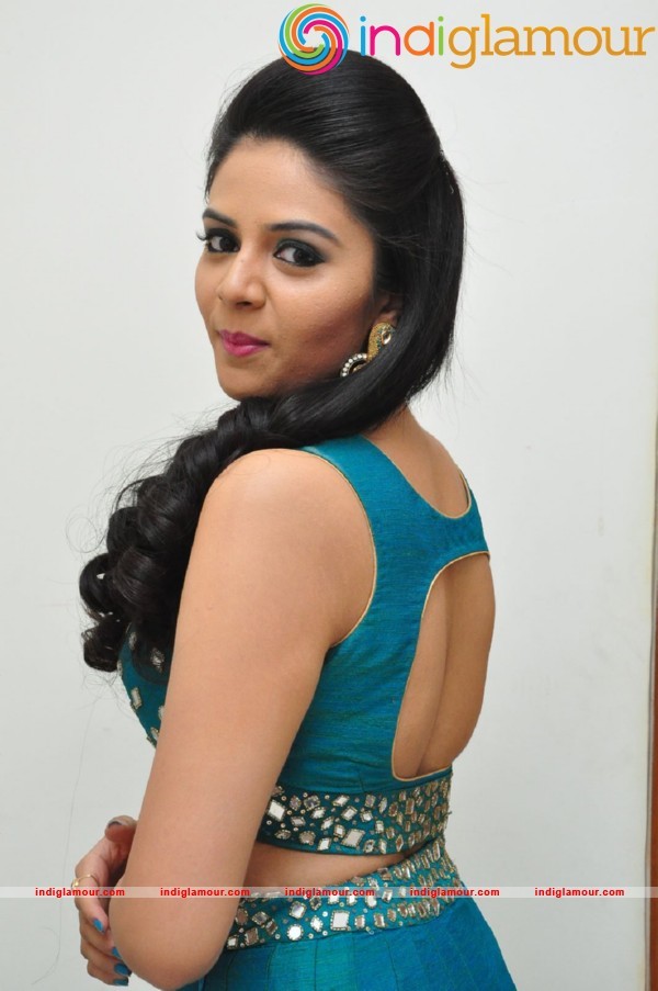 Sree Mukhi Actress hd photo