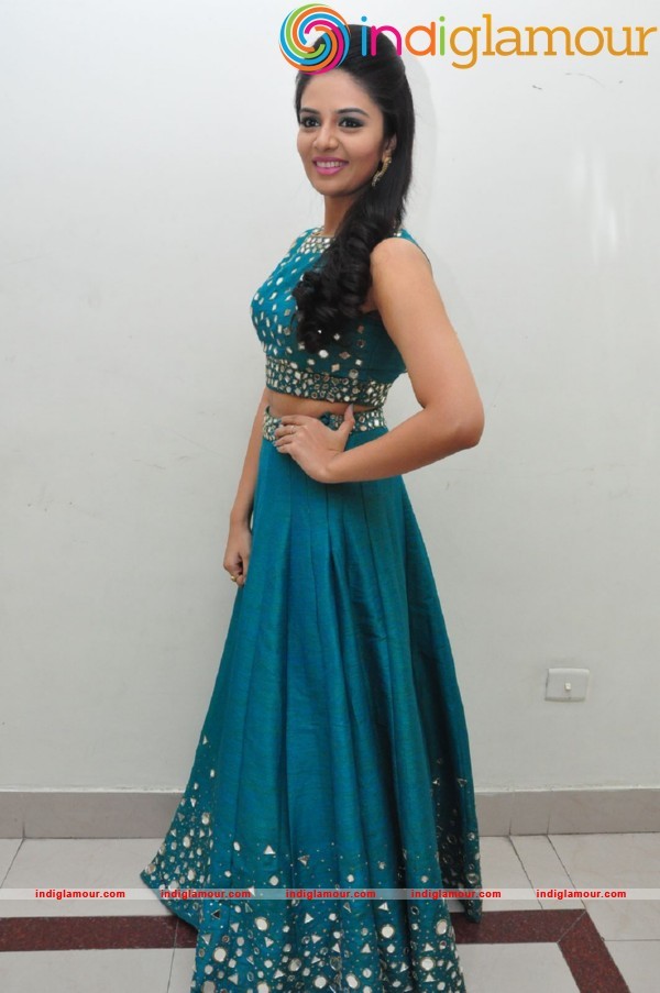 Sree Mukhi Actress hd photo