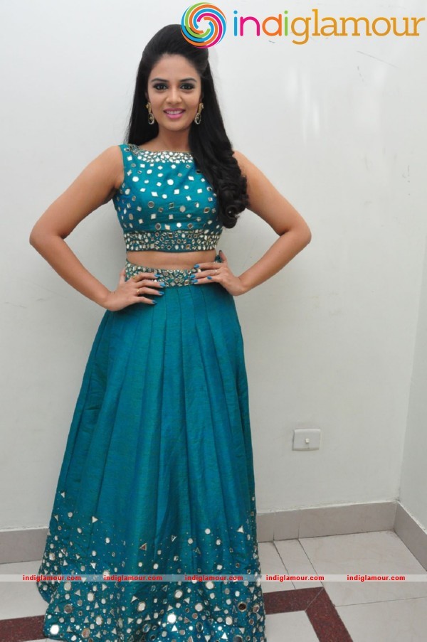 Sree Mukhi Actress hd photo