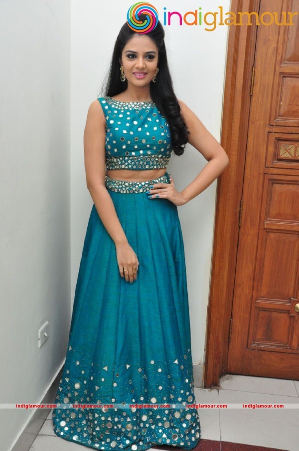 Sree Mukhi Actress hd photo