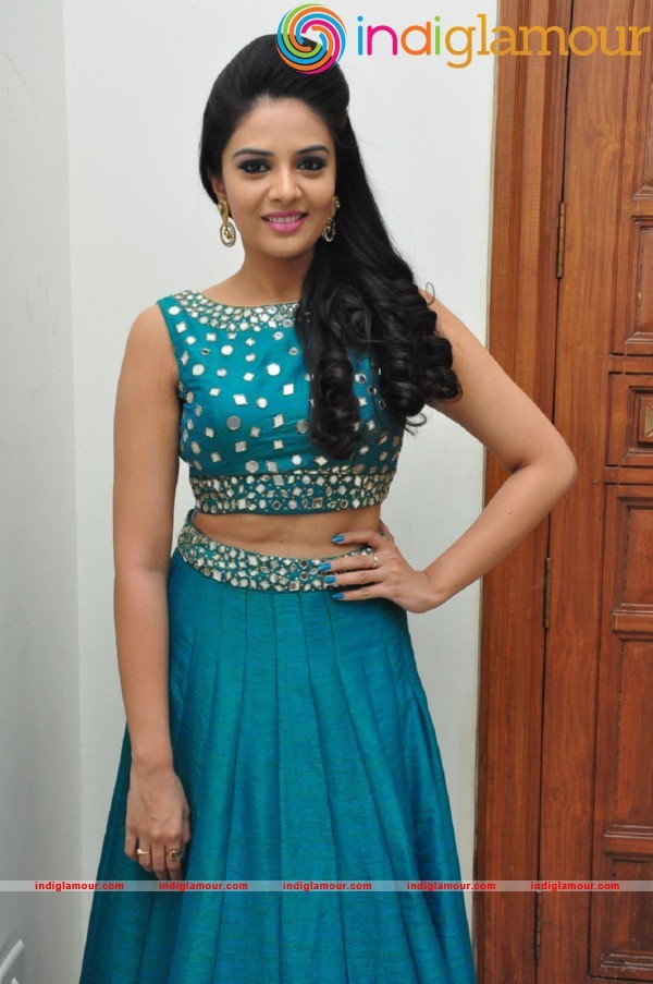 Sree Mukhi Actress hd photo