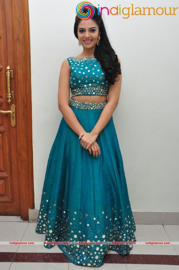 Sree Mukhi Actress hd photo
