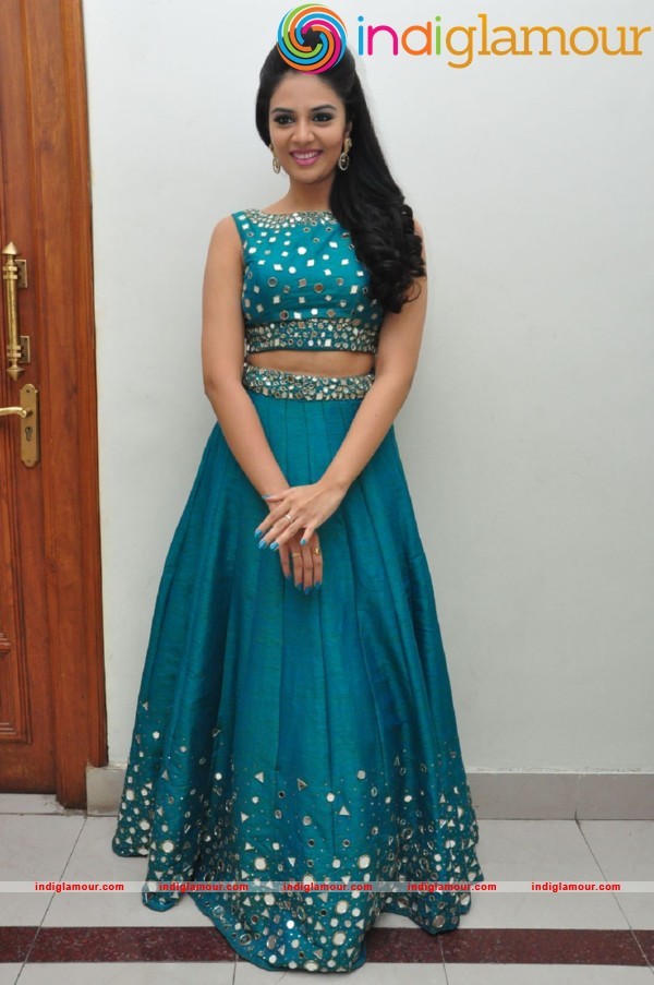 Sree Mukhi Actress hd photo