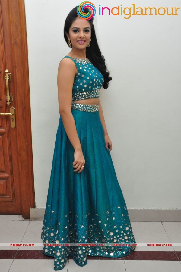 Sree Mukhi Actress hd photo