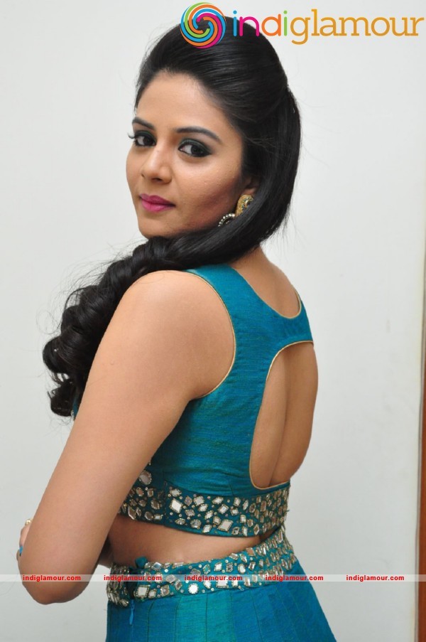 Sree Mukhi Actress hd photo