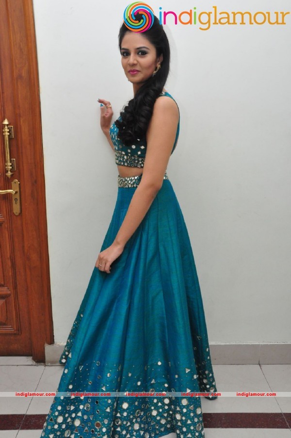 Sree Mukhi Actress hd photo