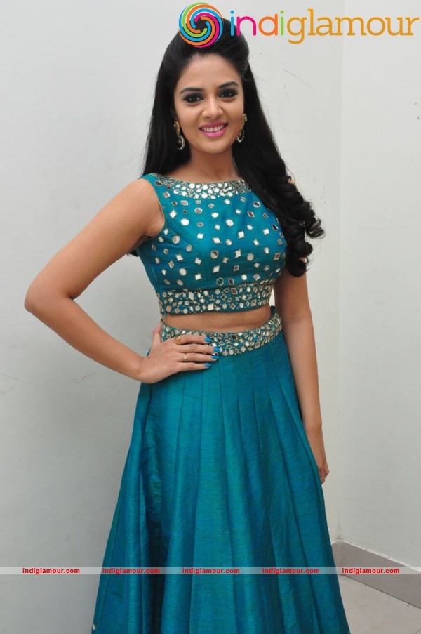 Sree Mukhi Actress hd photo