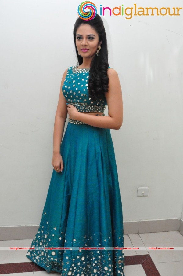 Sree Mukhi Actress hd photo